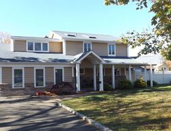 Pre-foreclosure in  GLEN LN Kings Park, NY 11754