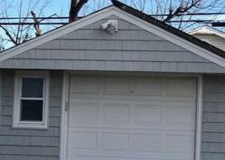 Pre-foreclosure in  WOODSIDE DR Wantagh, NY 11793