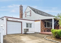 Pre-foreclosure Listing in ROCKAWAY AVE OCEANSIDE, NY 11572