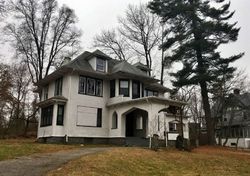 Pre-foreclosure Listing in BROOKDALE AVE NEW ROCHELLE, NY 10801