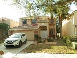 Pre-foreclosure in  OAK GROVE CIR Lake Worth, FL 33467