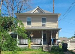 Pre-foreclosure Listing in W 5TH ST CEDAR FALLS, IA 50613