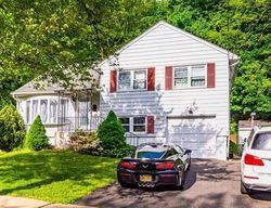 Pre-foreclosure Listing in PEMBROOK DR YONKERS, NY 10710