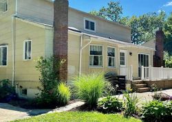 Pre-foreclosure in  GEMINI LN Nesconset, NY 11767