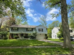 Pre-foreclosure in  NEWBURY DR Cleveland, OH 44112