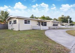 Pre-foreclosure in  NE 6TH AVE Miami, FL 33162