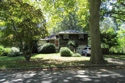Pre-foreclosure in  MIAMI PL Hauppauge, NY 11788