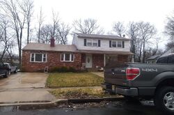 Pre-foreclosure in  KINGSTON DR Cherry Hill, NJ 08034