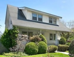 Pre-foreclosure Listing in ELM ST SOUTHAMPTON, NY 11968