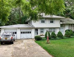 Pre-foreclosure in  SOUNDVIEW DR Port Jefferson, NY 11777