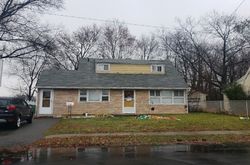 Pre-foreclosure in  MARSHALL PL Sayreville, NJ 08872