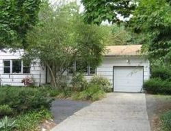 Pre-foreclosure Listing in NICHOLS RD HAUPPAUGE, NY 11788