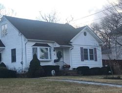 Pre-foreclosure in  COMMERCE PL Islip Terrace, NY 11752