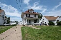 Pre-foreclosure in  24TH AVE SW Cedar Rapids, IA 52404