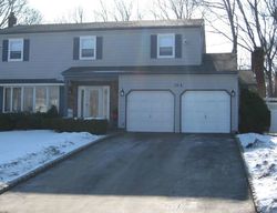 Pre-foreclosure Listing in WOODVIEW LN CENTEREACH, NY 11720