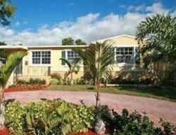 Pre-foreclosure in  NE 155TH TER Miami, FL 33162