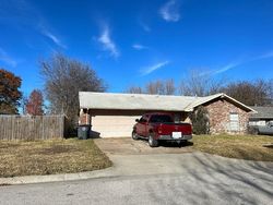 Pre-foreclosure in  E 47TH ST Tulsa, OK 74145