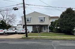 Pre-foreclosure in  43RD ST Lindenhurst, NY 11757