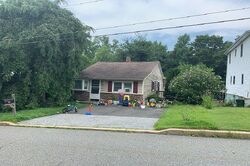 Pre-foreclosure in  STERLING ST Franklin, NJ 07416