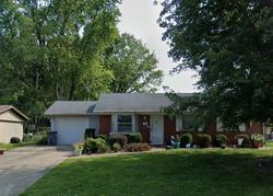 Pre-foreclosure in  LINCOLNSHIRE BLVD Belleville, IL 62221