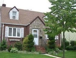 Pre-foreclosure Listing in DOROTHY PL LYNBROOK, NY 11563