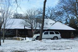 Pre-foreclosure in  42ND ST Des Moines, IA 50312