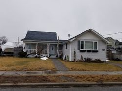 Pre-foreclosure in  S 8TH ST Lindenhurst, NY 11757