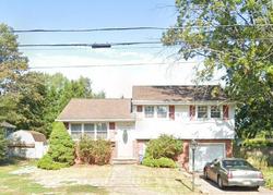 Pre-foreclosure in  PLEASANT VALLEY DR Woodbury, NJ 08096
