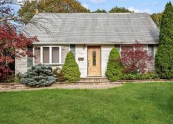 Pre-foreclosure in  STANLEY DR Centereach, NY 11720