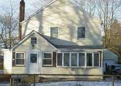 Pre-foreclosure in  9TH AVE Huntington Station, NY 11746