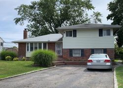  Southwood Cir, Syosset NY