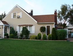 Pre-foreclosure Listing in MADISON DR EAST MEADOW, NY 11554