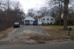 Pre-foreclosure Listing in BROOKFIELD AVE CENTER MORICHES, NY 11934