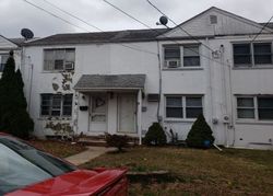 Pre-foreclosure Listing in ROOSEVELT CT METUCHEN, NJ 08840