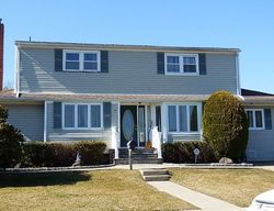 Pre-foreclosure Listing in VILLA AVE DEER PARK, NY 11729