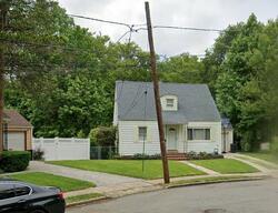 Pre-foreclosure in  CLINTON PL Teaneck, NJ 07666