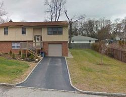 Pre-foreclosure Listing in SALTAIRE LN BAYVILLE, NY 11709