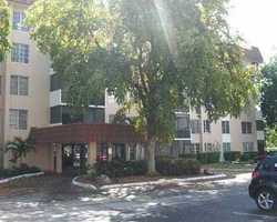 Pre-foreclosure in  INVERRARY DR  Fort Lauderdale, FL 33319