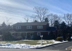 Pre-foreclosure Listing in OVERLOOK CT ROCKY POINT, NY 11778