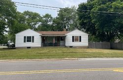 Pre-foreclosure in  S CEDAR RD New Lenox, IL 60451