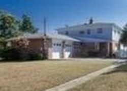 Pre-foreclosure Listing in FENIMORE RD BAYPORT, NY 11705