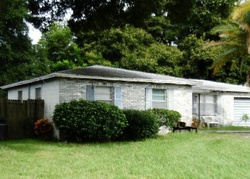 Pre-foreclosure in  KINGSBURY CIR Tampa, FL 33610