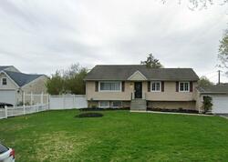 Pre-foreclosure in  DIANE LN East Northport, NY 11731