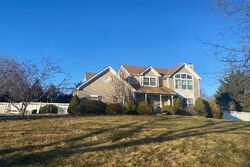 Pre-foreclosure in  SOUTHFIELD RD Calverton, NY 11933