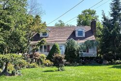 Pre-foreclosure Listing in GROVE AVE EAST HANOVER, NJ 07936