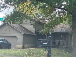 Pre-foreclosure Listing in OLD HICKORY LN GREENWOOD, IN 46142