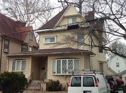 Pre-foreclosure in  SUMMIT AVE Mount Vernon, NY 10552