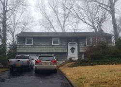 Pre-foreclosure Listing in MARBETH CIR MILLER PLACE, NY 11764