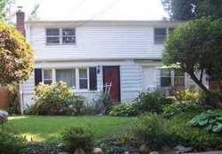 Pre-foreclosure in  1ST ST Locust Valley, NY 11560