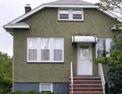 Pre-foreclosure Listing in POPLAR AVE LITTLE FERRY, NJ 07643